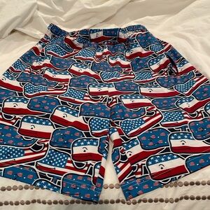 Vineyard Vines Boys Performance Shorts size Large